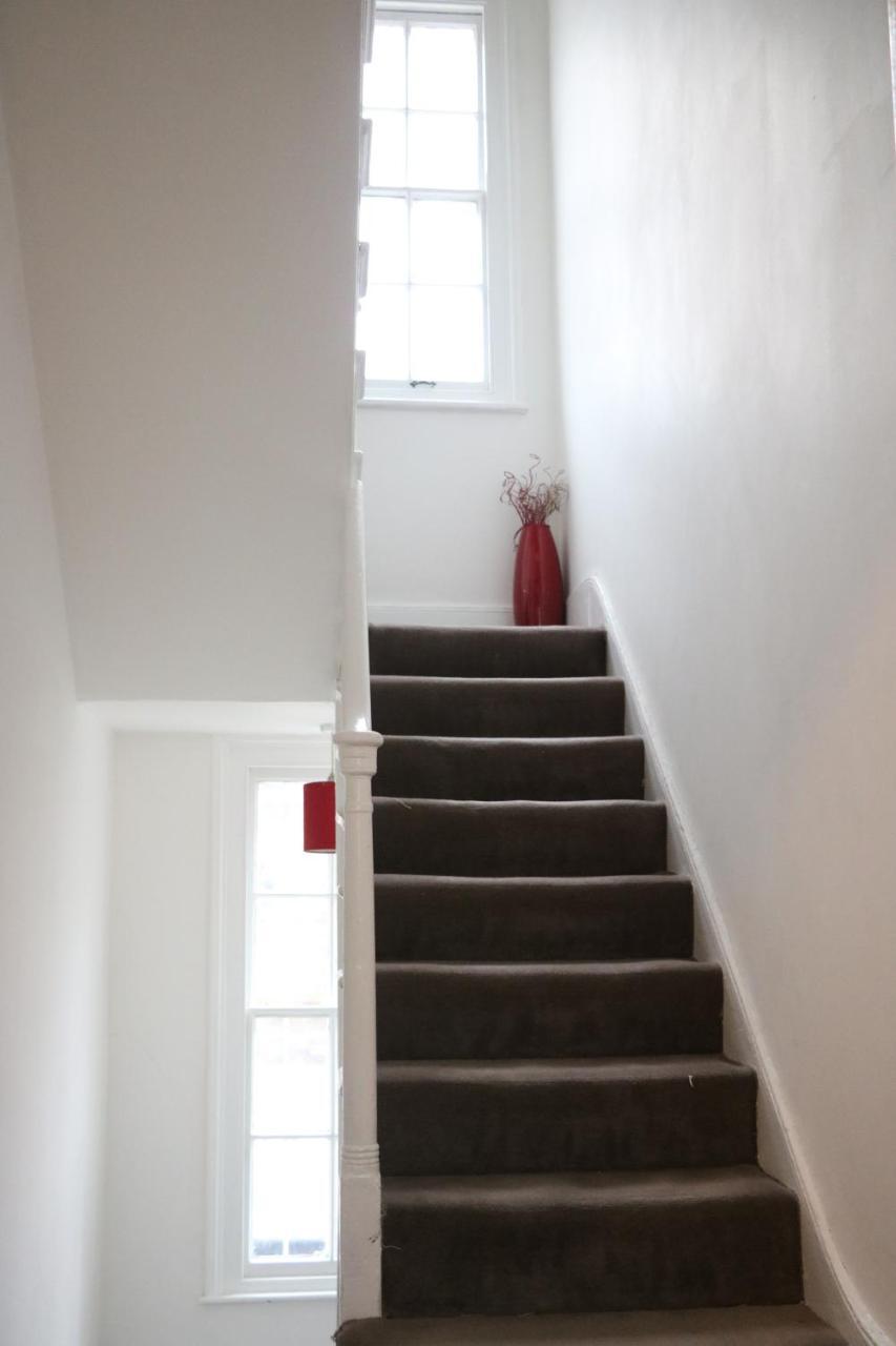 Апартаменты Victoria Style Flat Near Victoria Station Лондон Экстерьер фото